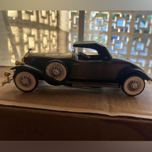 Vintage Rolls Royce radio - Picture 1 of 4